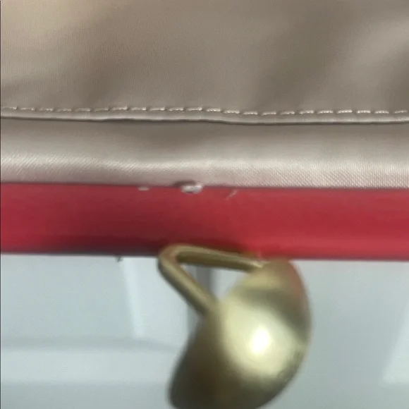 Coach Coral Amanda Satin Darcy Kiss Lock Clutch w/unbranded pearl strap - Picture 10 of 17